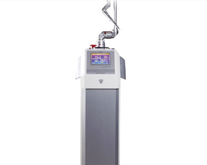 肌表面の局所的なお悩みや肌質を整えるCO2レーザー
